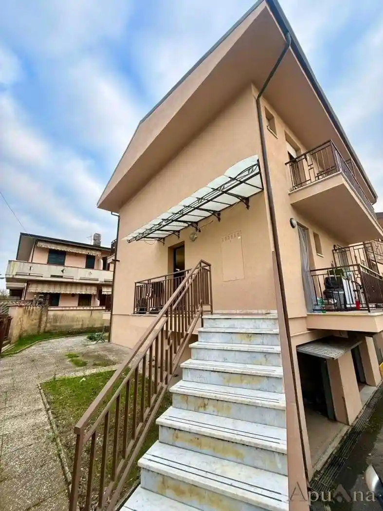 Appartamento in vendita a Massa