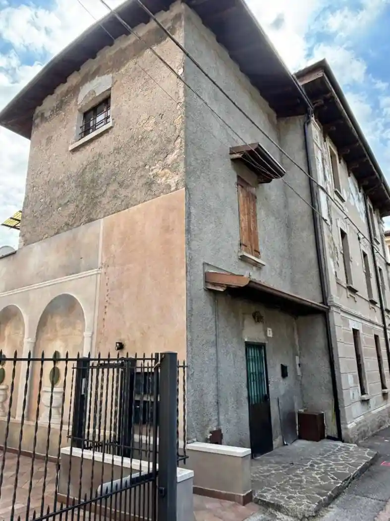 Casa indipendente in vendita a Rezzato