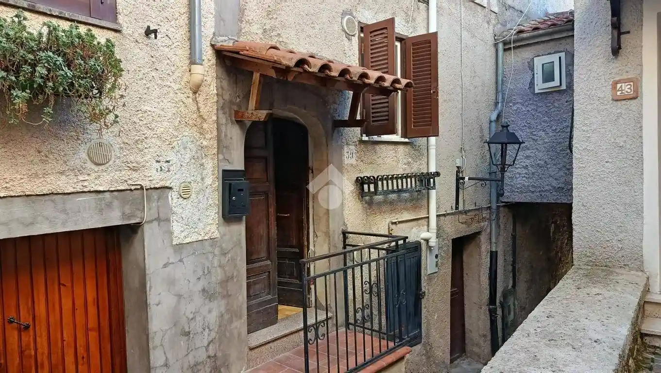 Casa indipendente in vendita a Collepardo