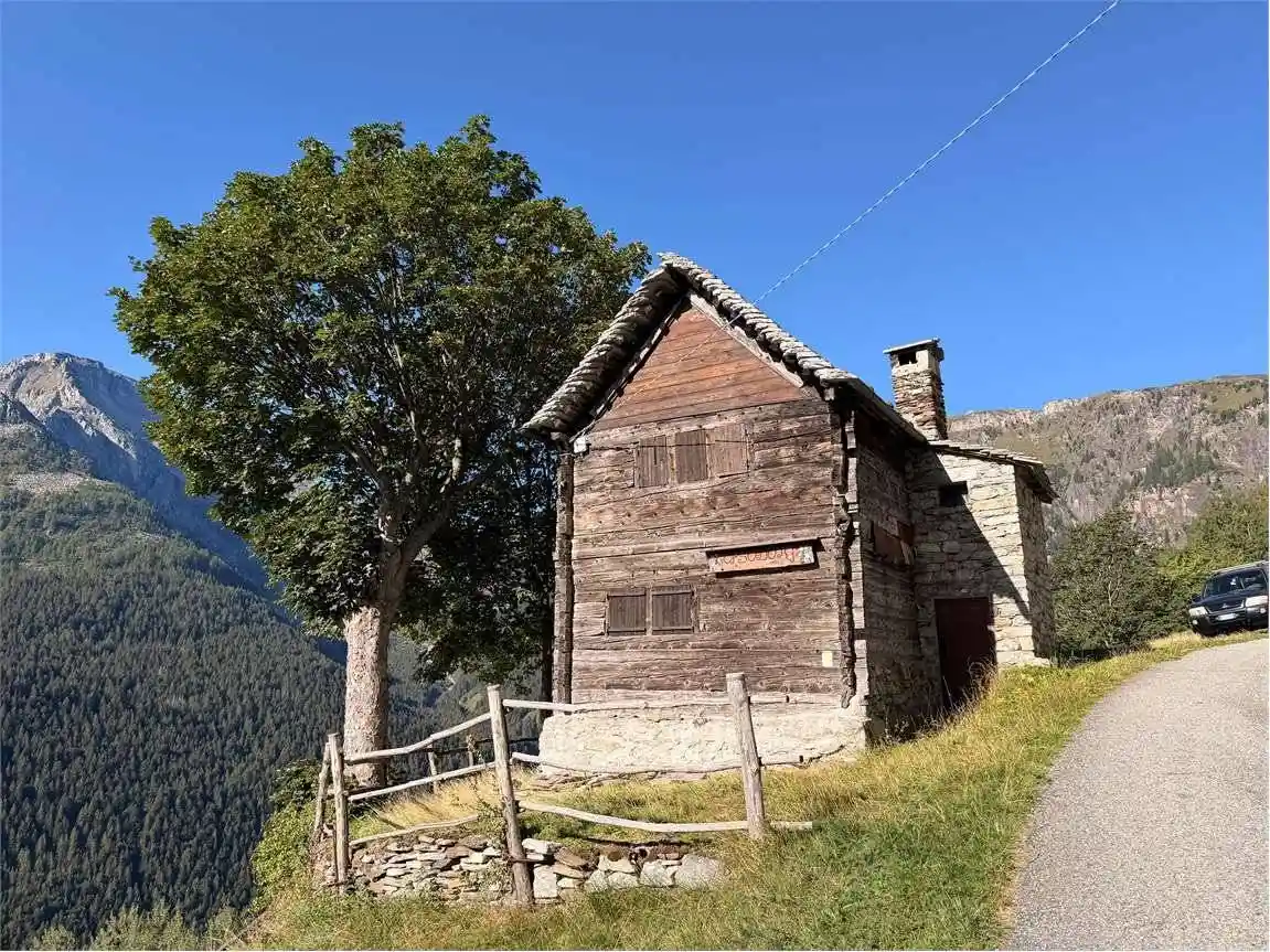 Casa indipendente in vendita a Premia