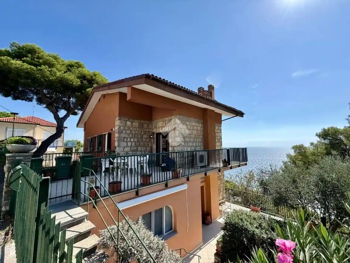 Villa in vendita a Andora