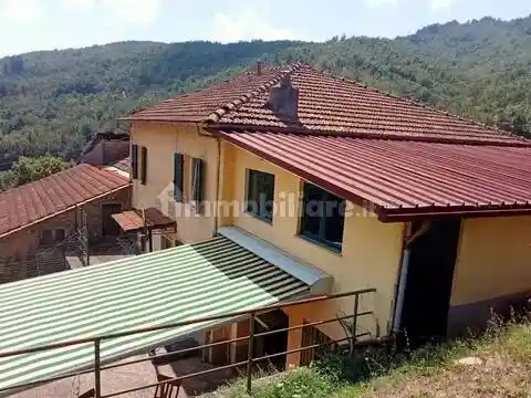 Villa in vendita a Varese Ligure