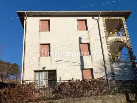 Appartamento in vendita a Zeri