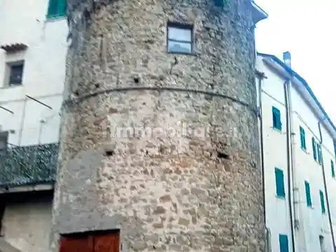 Villa in vendita a Follo