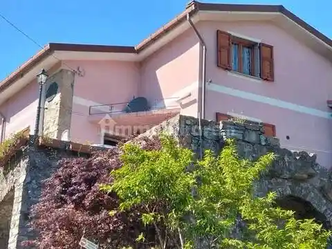Villa in vendita a Sesta Godano