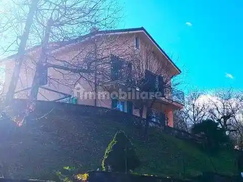 Villa in vendita a Carro