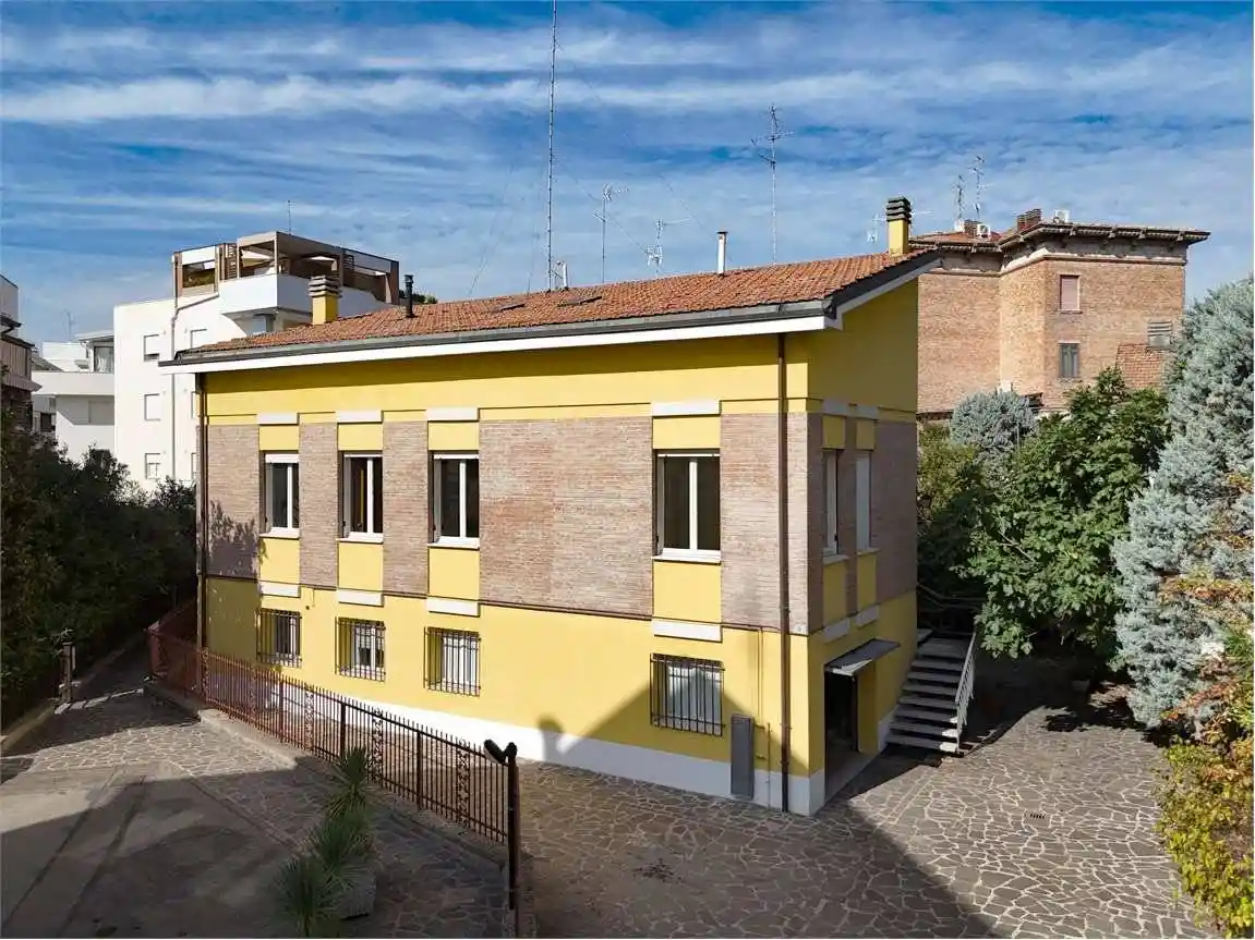 Casa indipendente in vendita a Modena