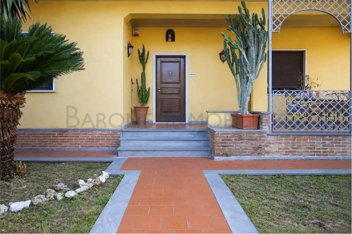 Villa in vendita a Carrara