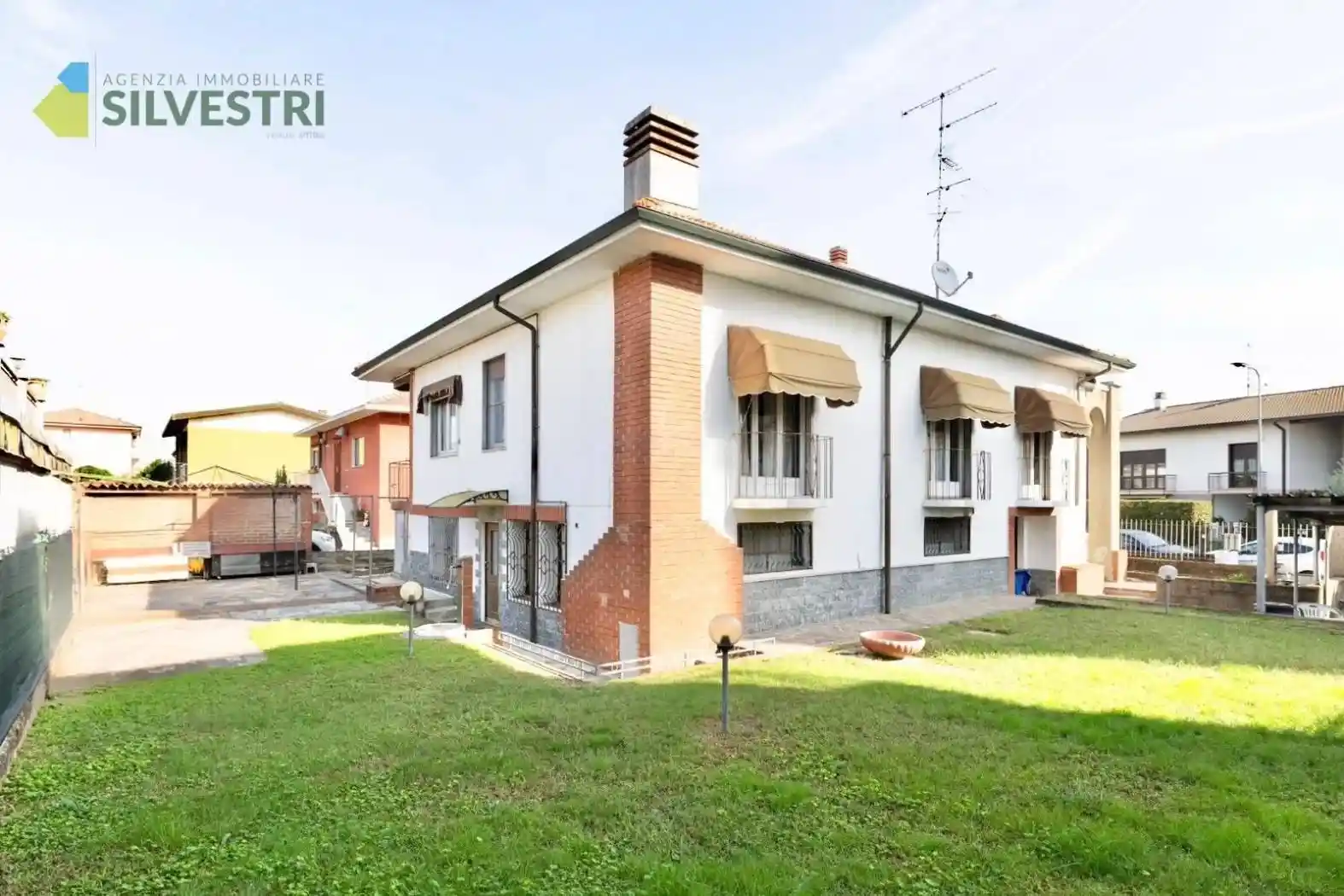 Villa in vendita a Cameri