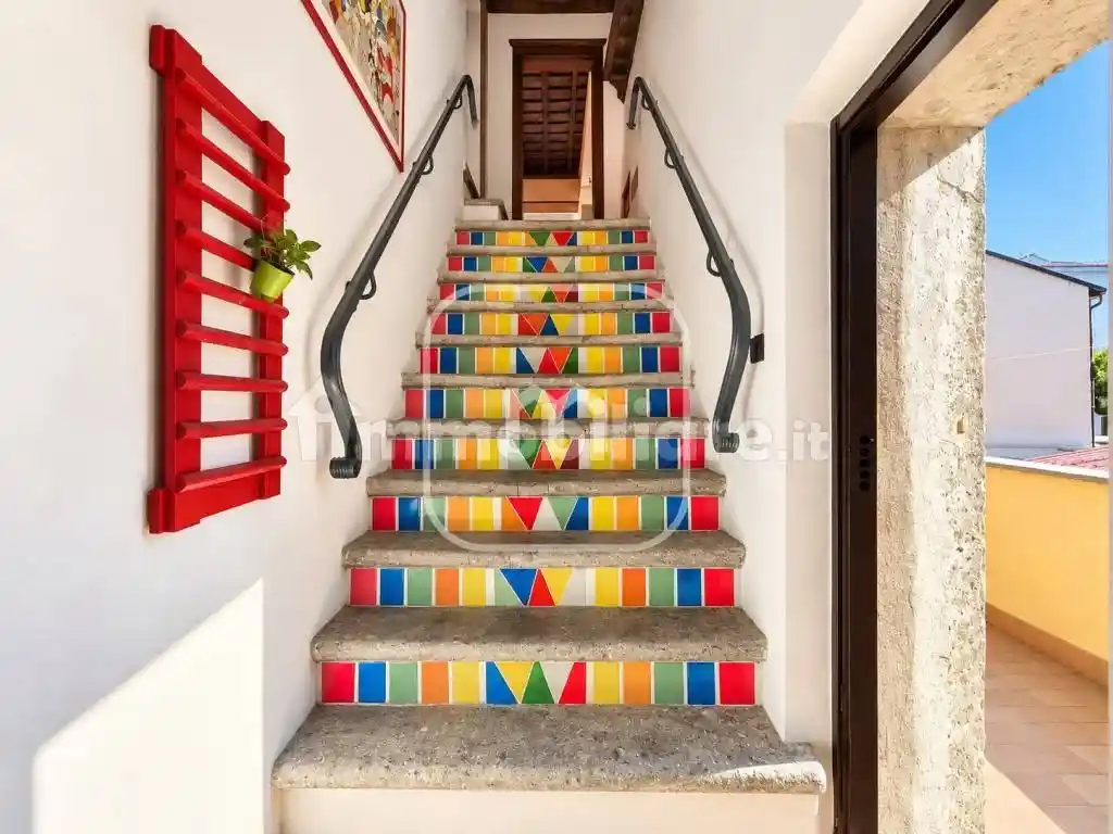 Appartamento in vendita a Colonna
