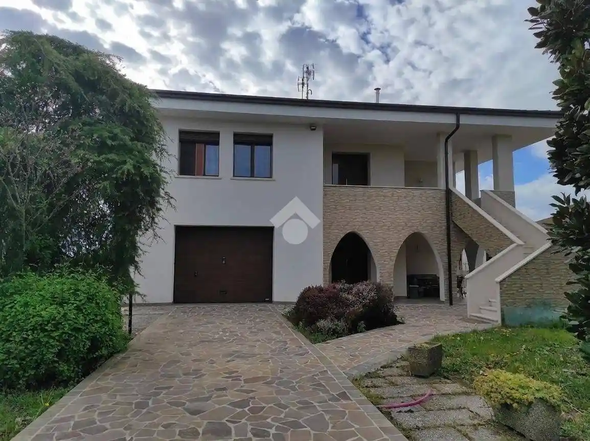 Villa in vendita a Correzzola