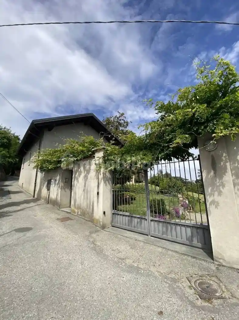 Rustico - Casale in vendita a Pinerolo
