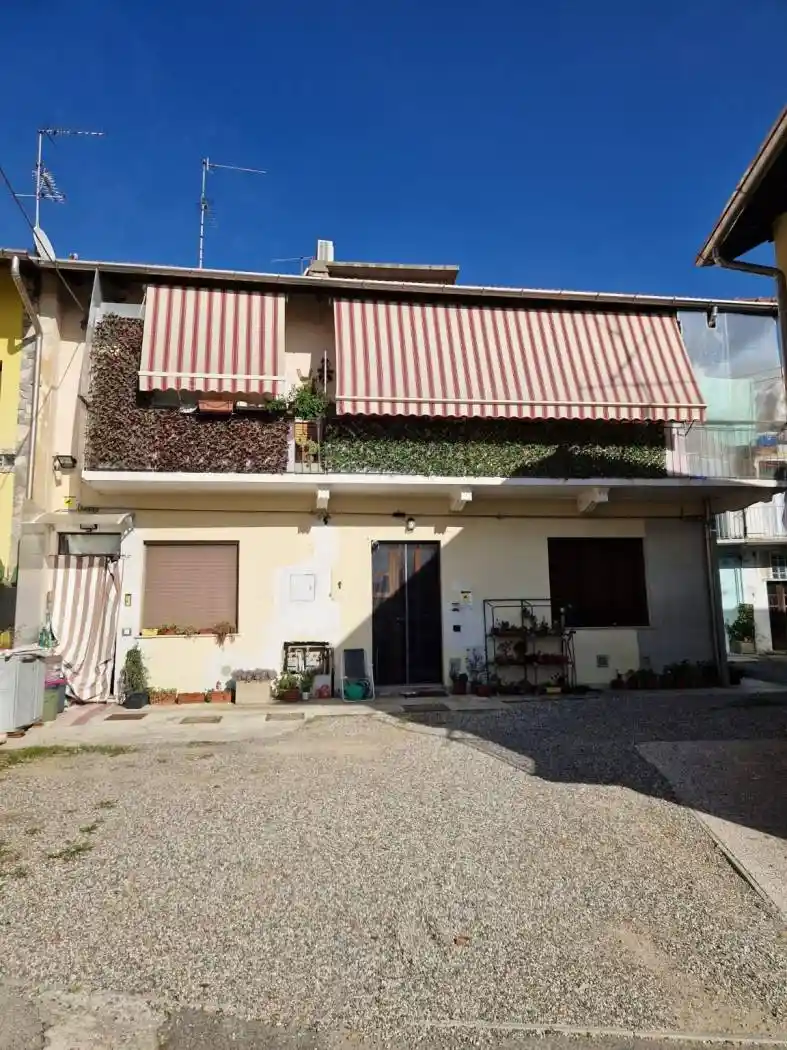 Appartamento in vendita a Cairate