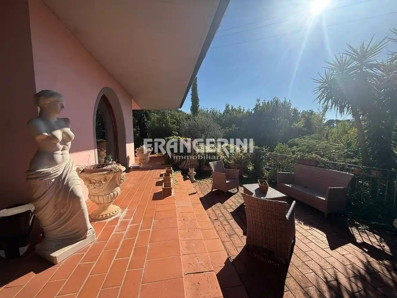 Villa in vendita a Livorno