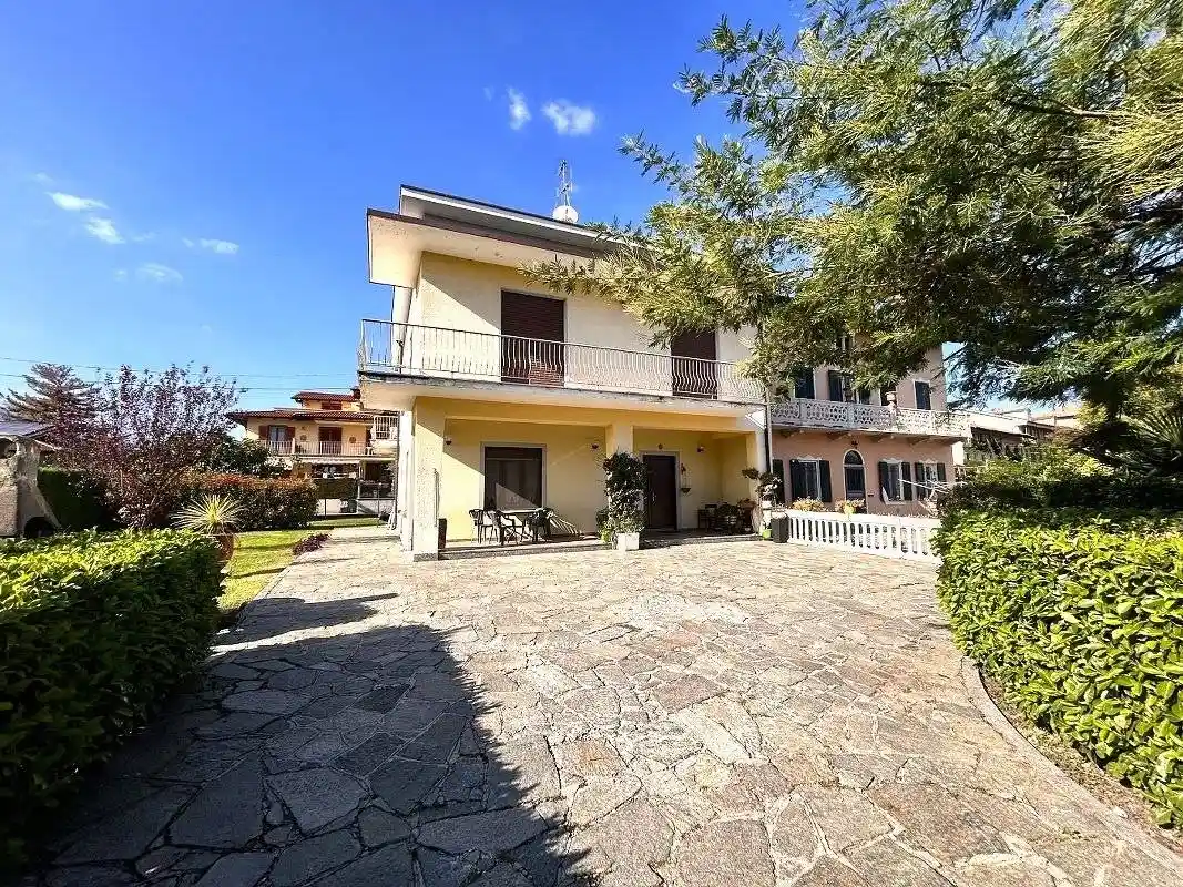 Villa in vendita a Ivrea