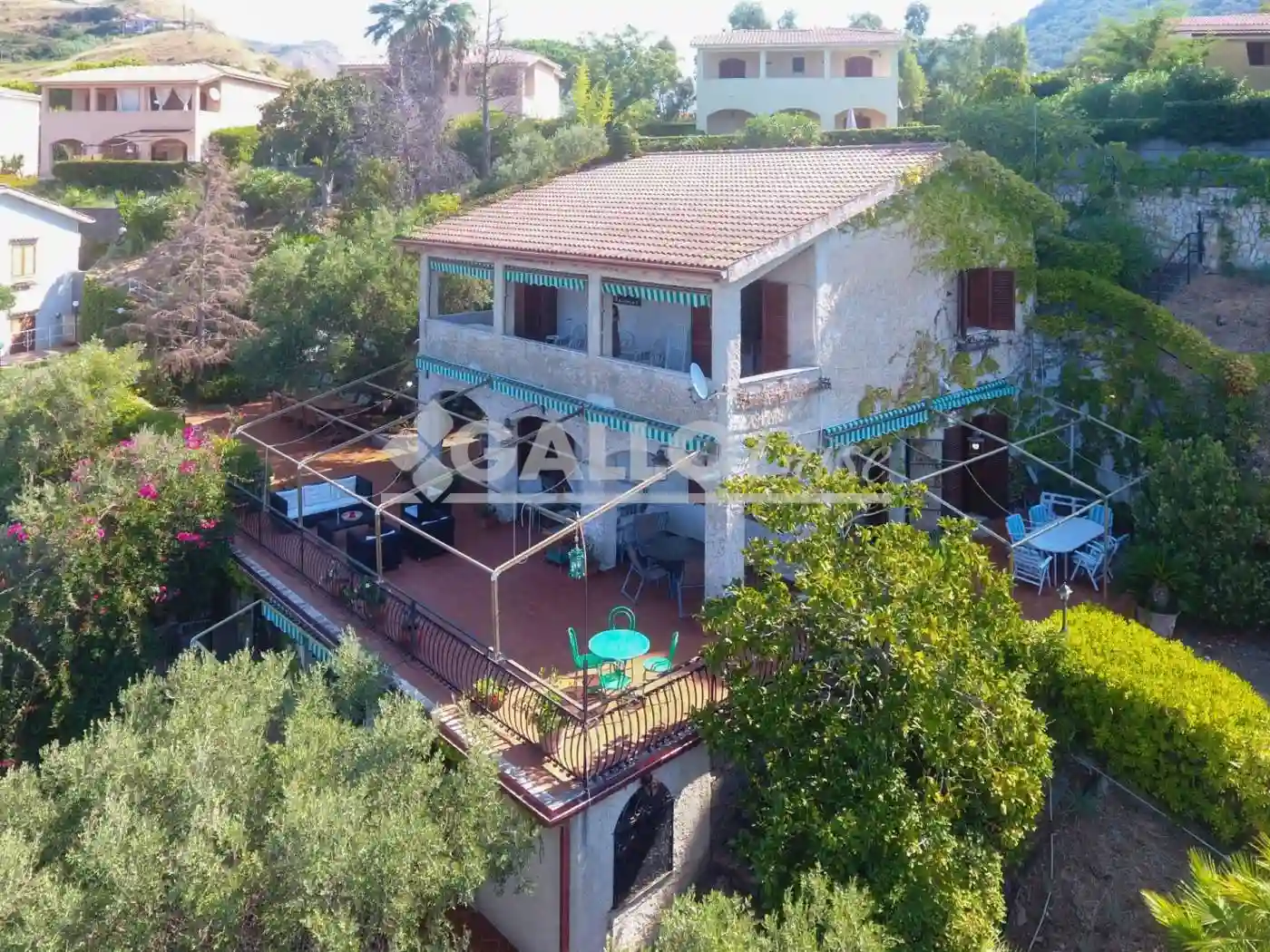 Villa - foto 2