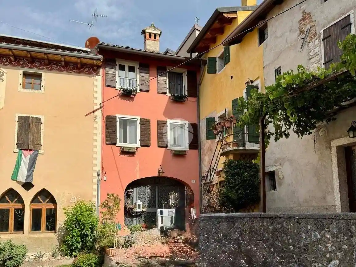 Rustico - Casale in vendita a Caprino Veronese