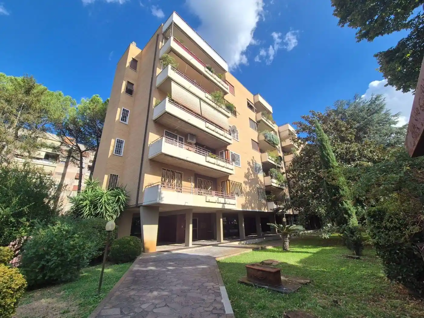 Appartamento in vendita a Roma