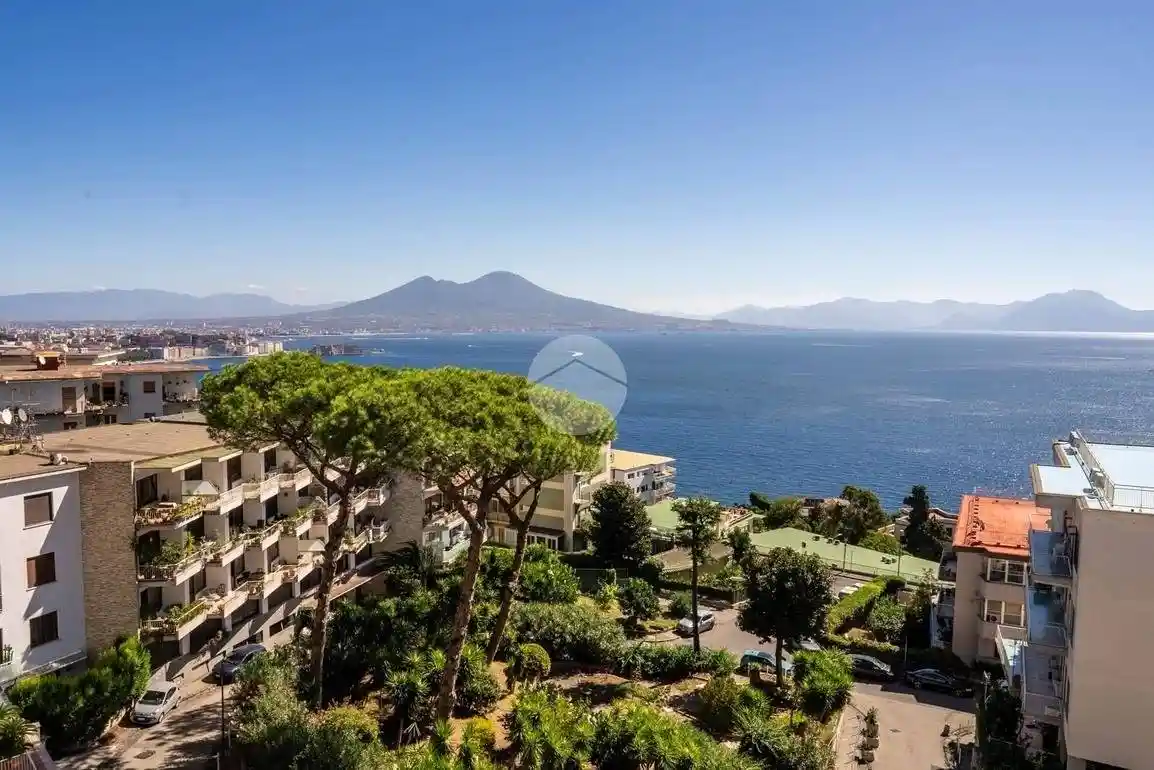 Appartamento in vendita a Napoli