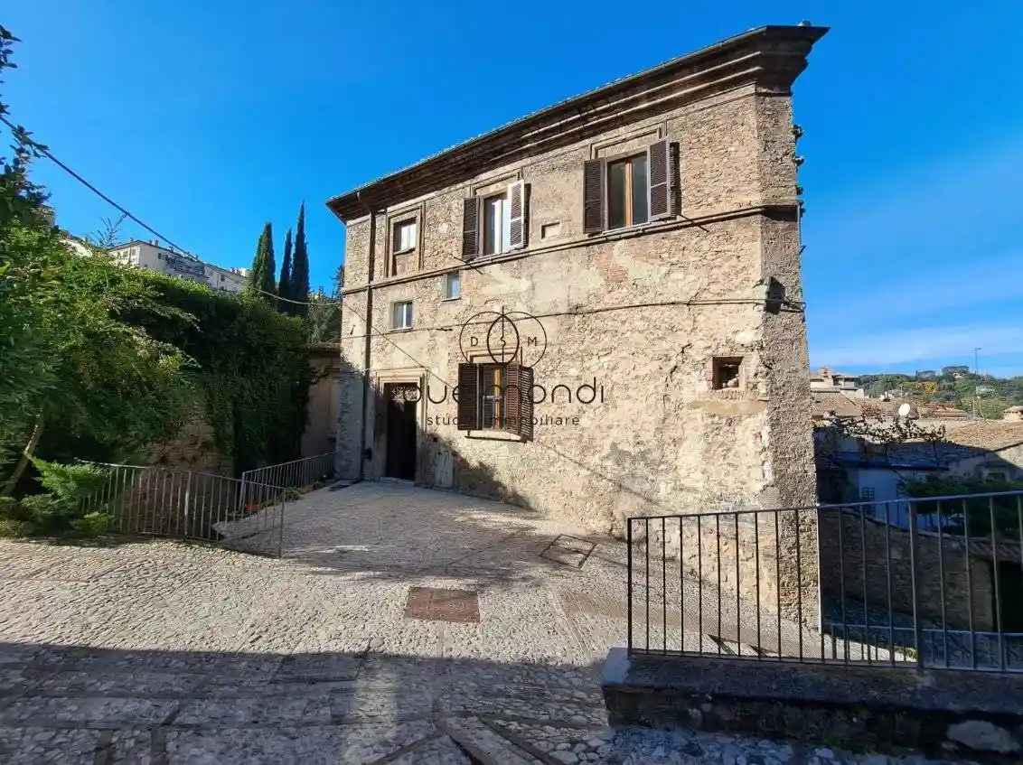 Appartamento in vendita a Spoleto