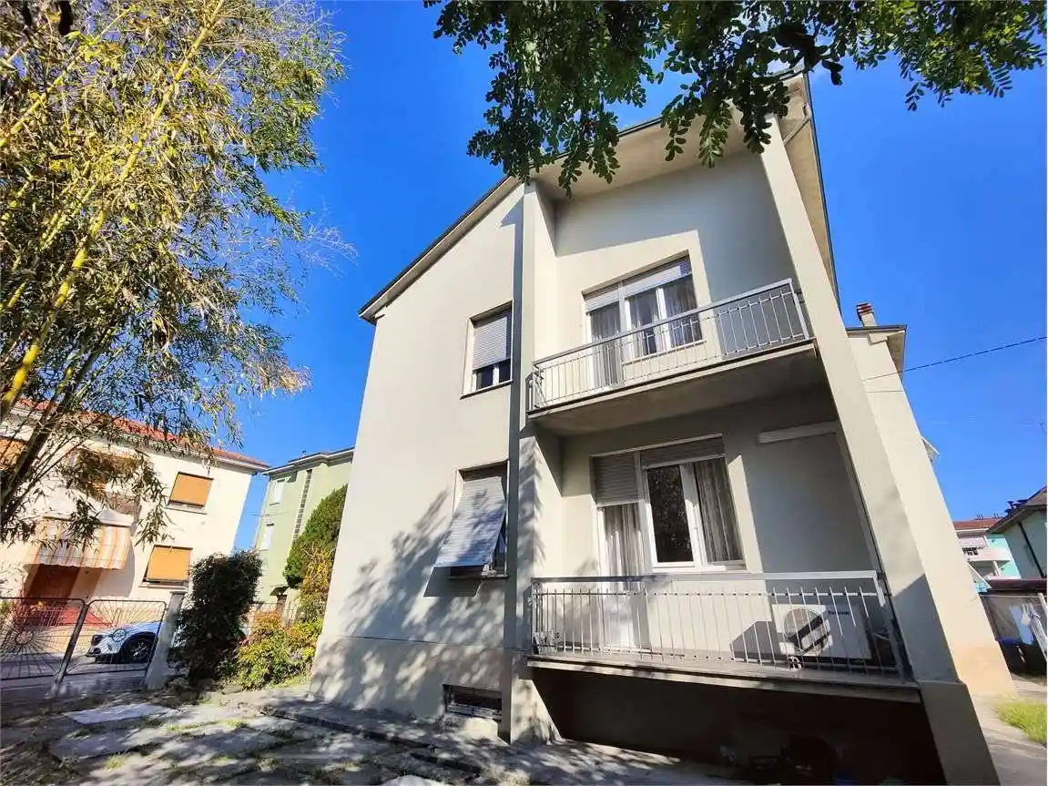Casa indipendente in vendita a Fidenza