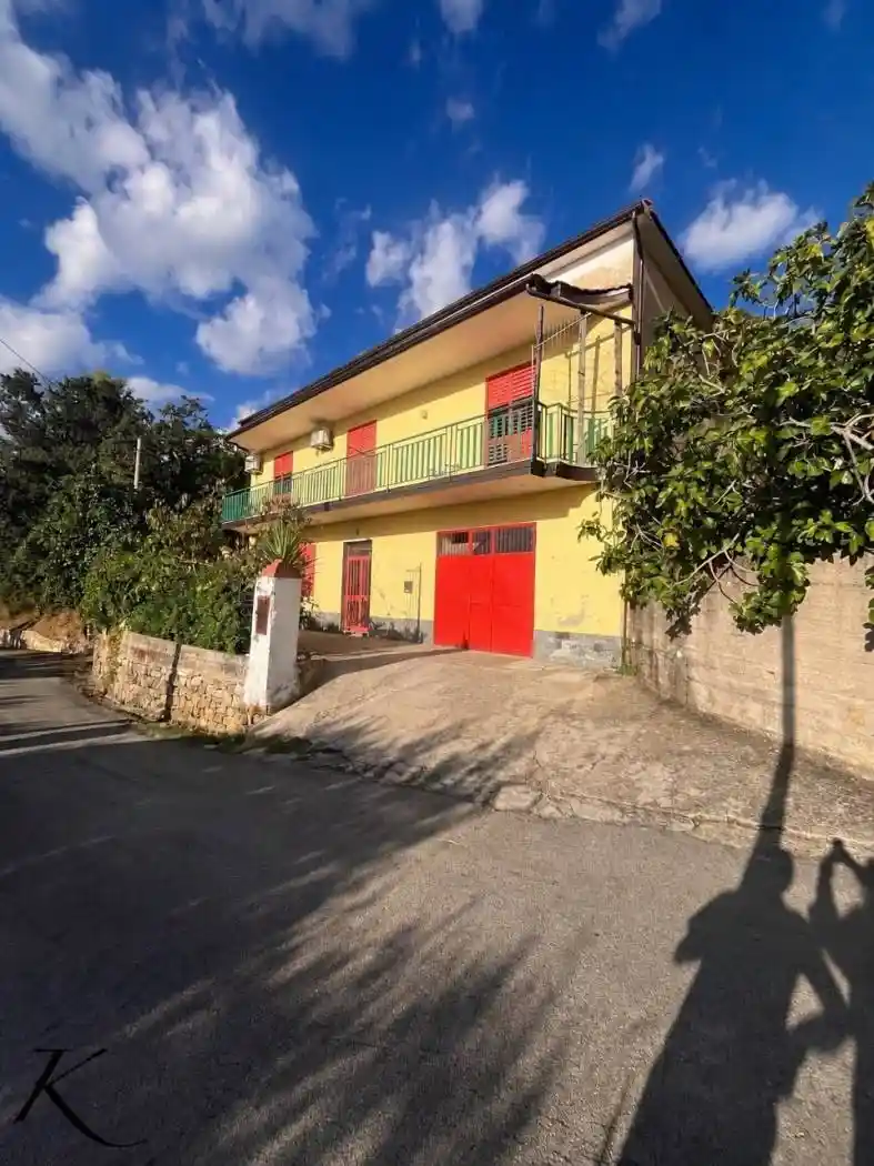 Villa in vendita a Laureana Cilento