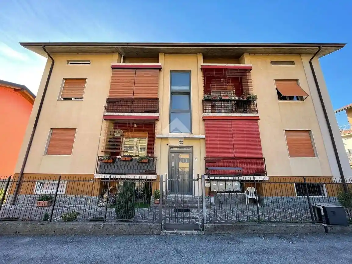 Appartamento in vendita a Almè