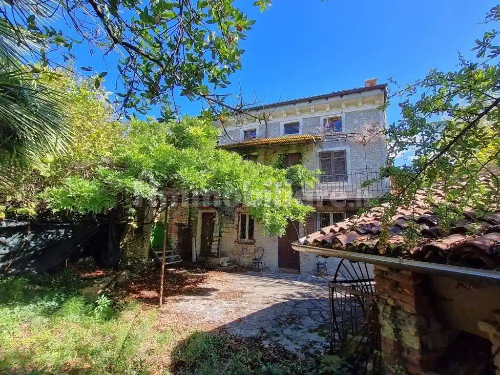 Rustico - Casale in vendita a Colli Verdi