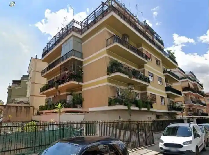 Appartamento in vendita a Roma