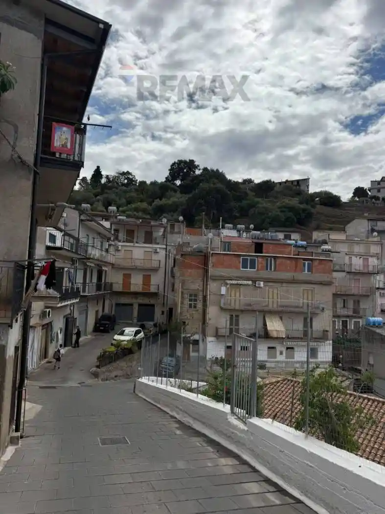 Appartamento in vendita a Caronia
