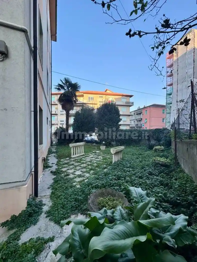 Appartamento in vendita a Falconara Marittima