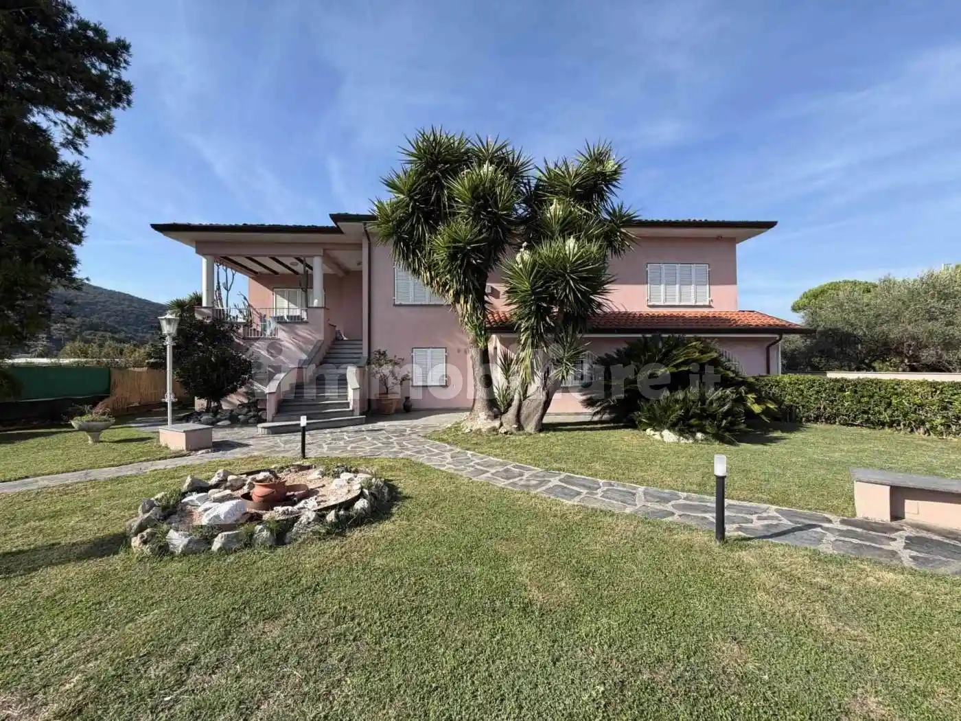Villa in vendita a Ameglia