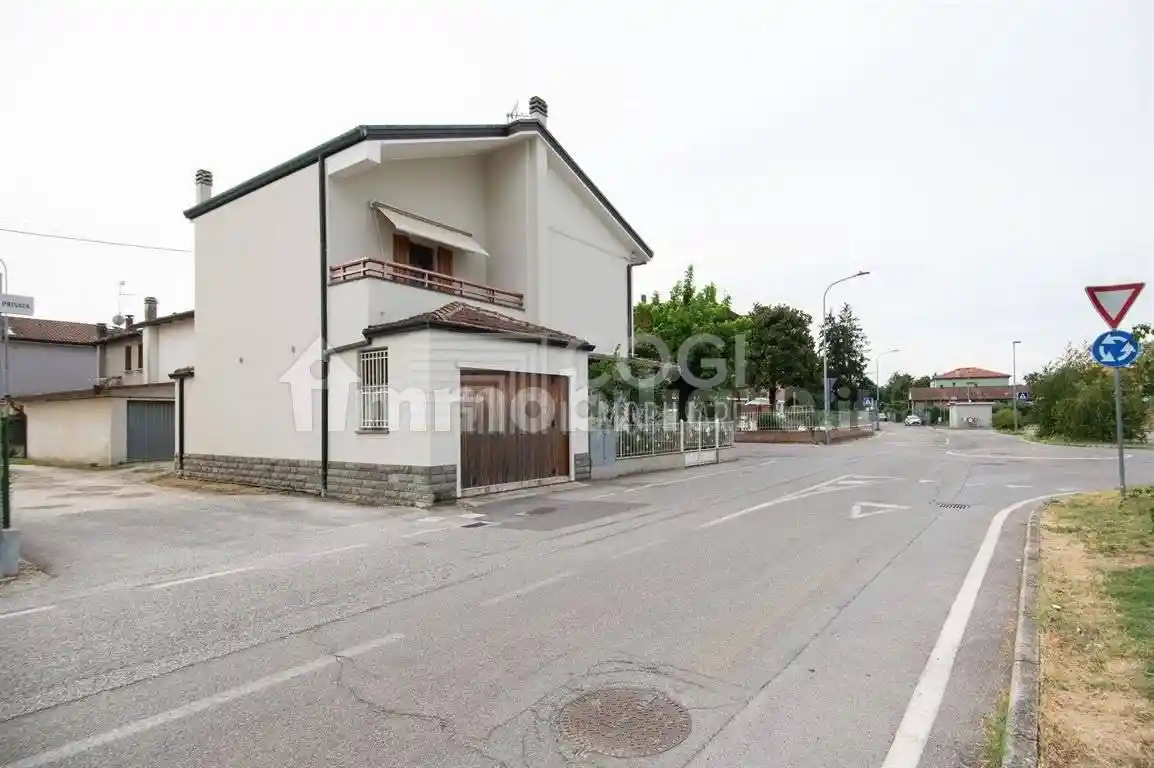 Casa indipendente in vendita a Bagnara di Romagna