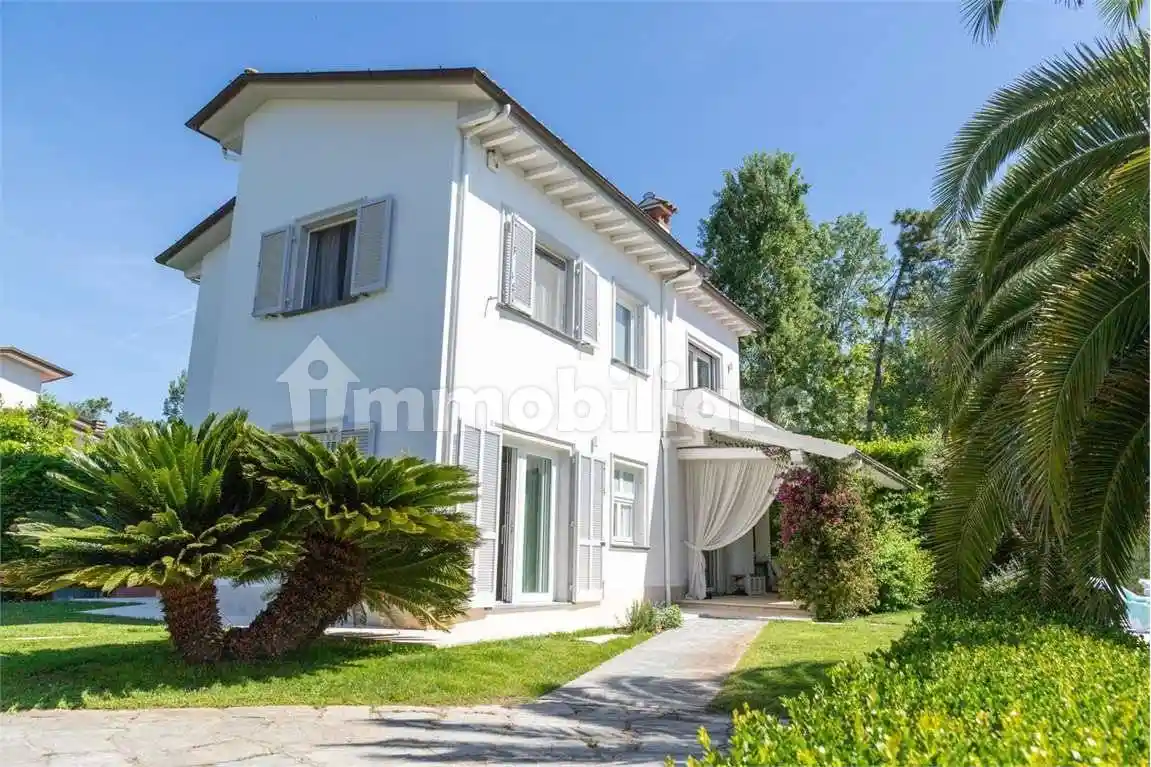 Villa in vendita a Forte dei Marmi