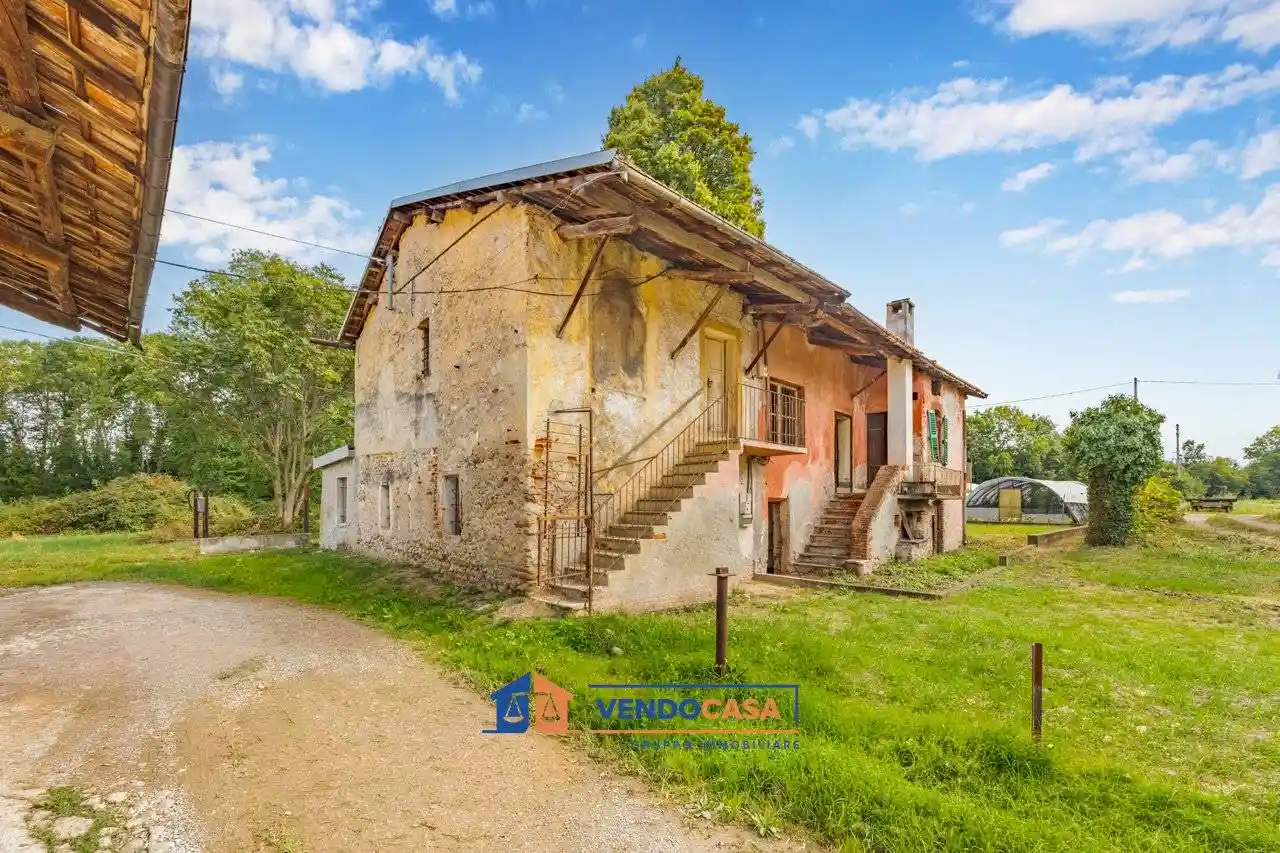 Rustico - Casale in vendita a Cuneo