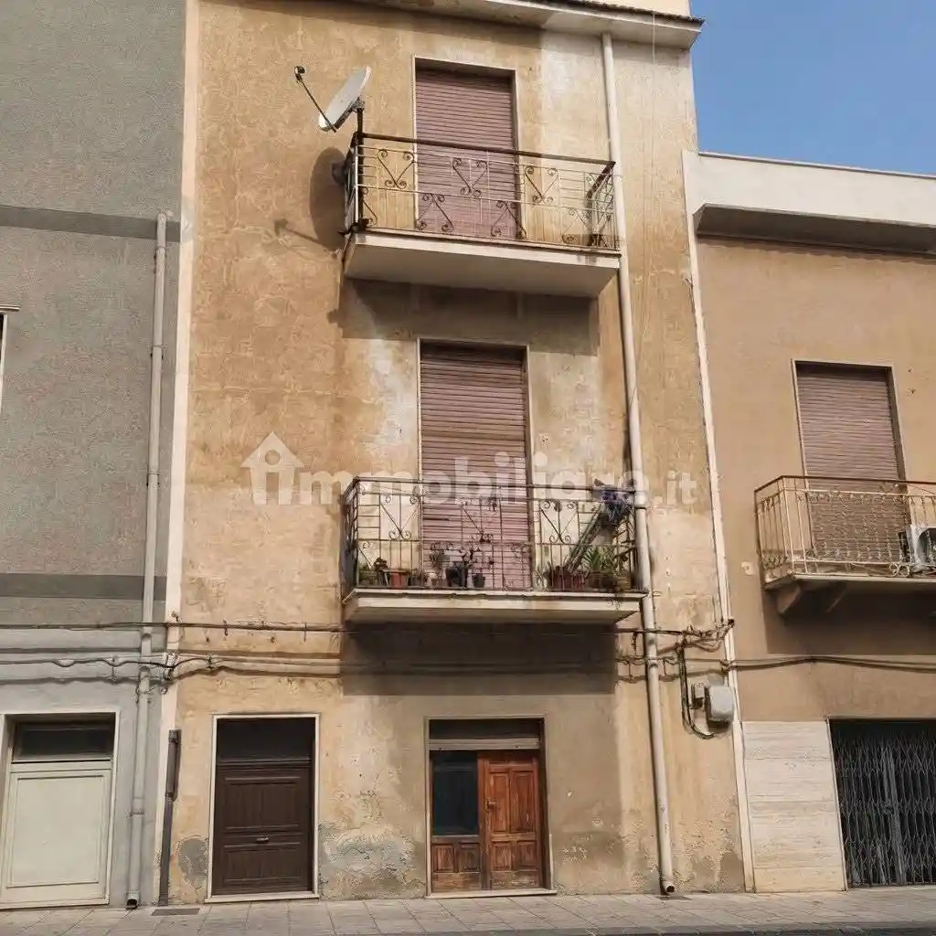 Palazzo - Edificio in vendita a Paceco