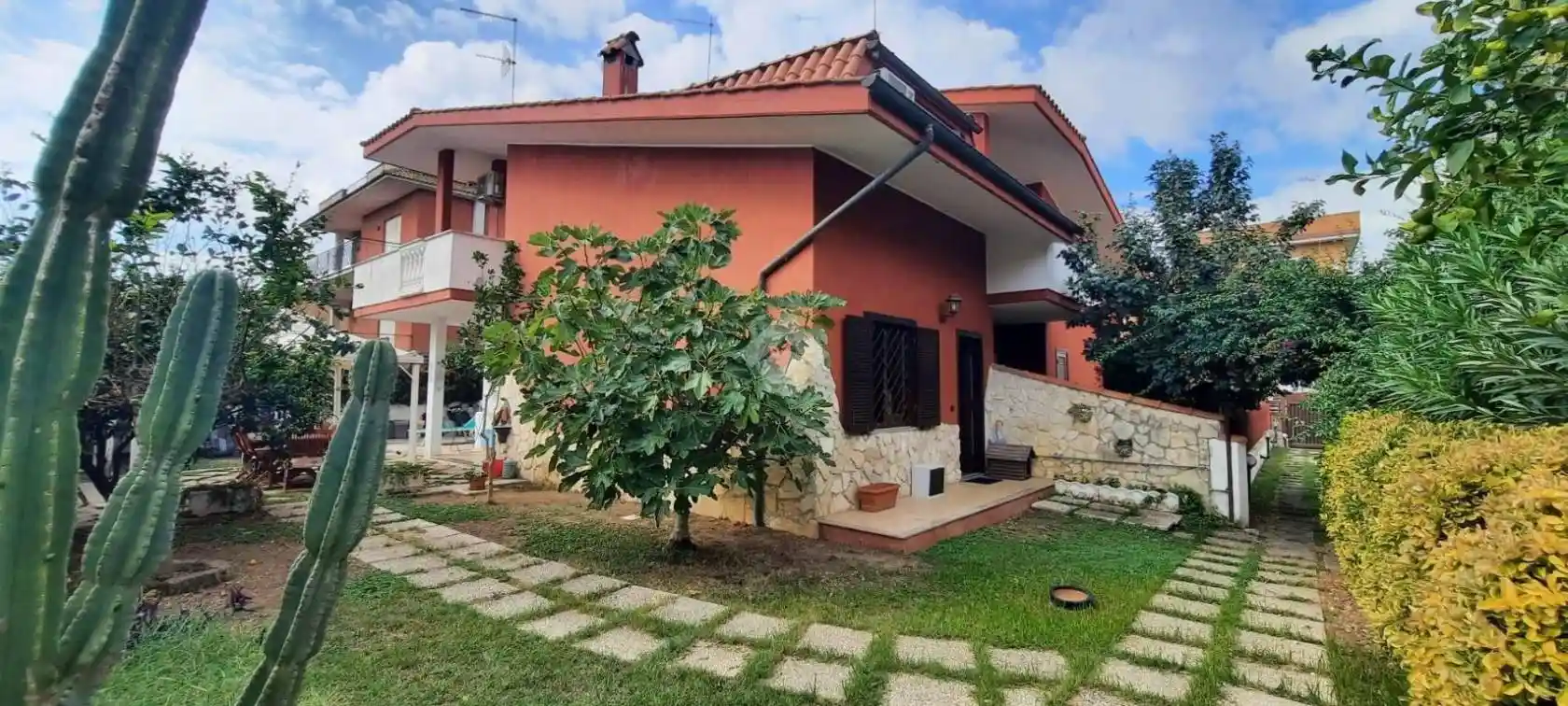 Villa in vendita a Ladispoli