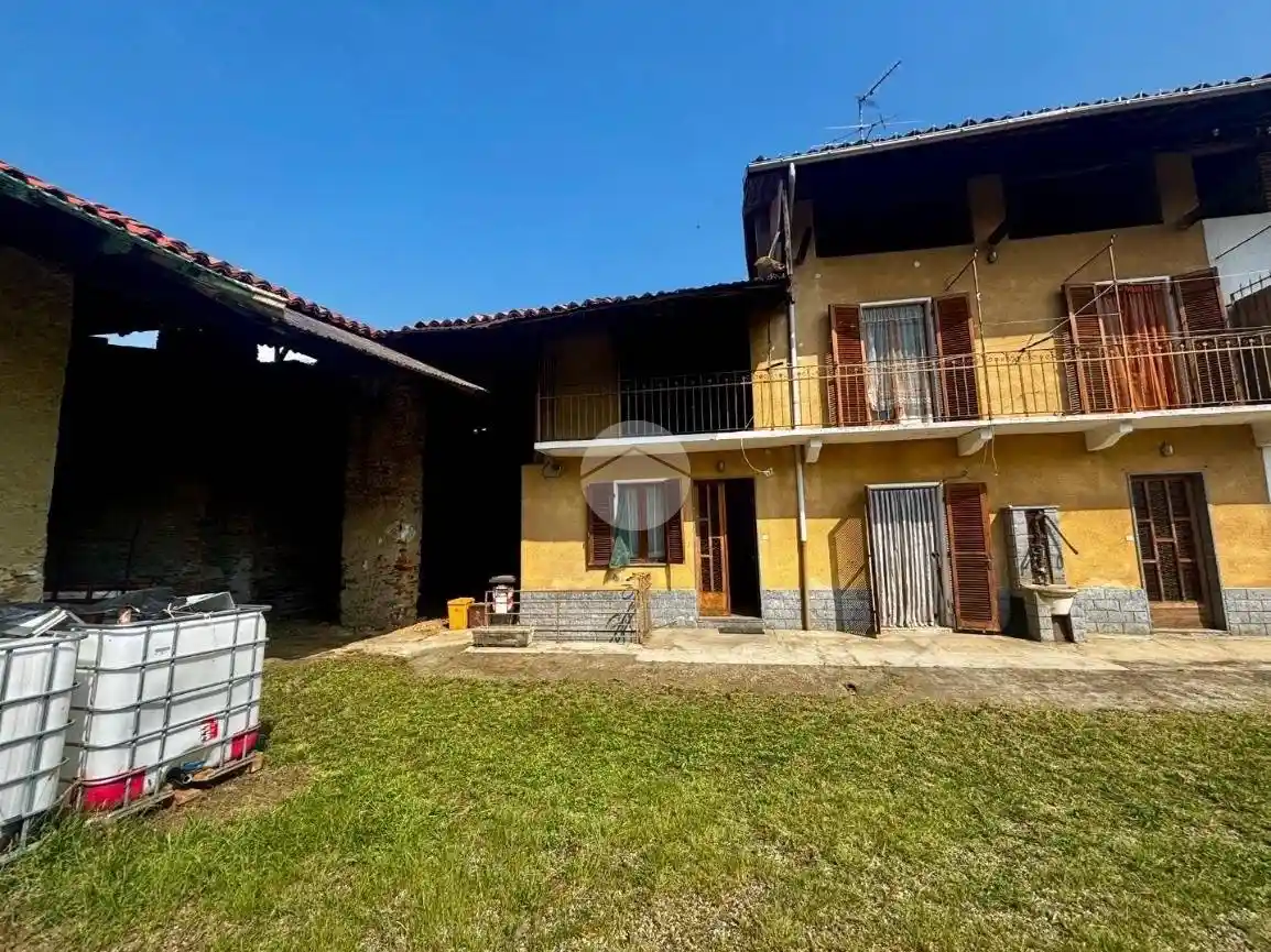 Casa indipendente in vendita a Rocca Canavese