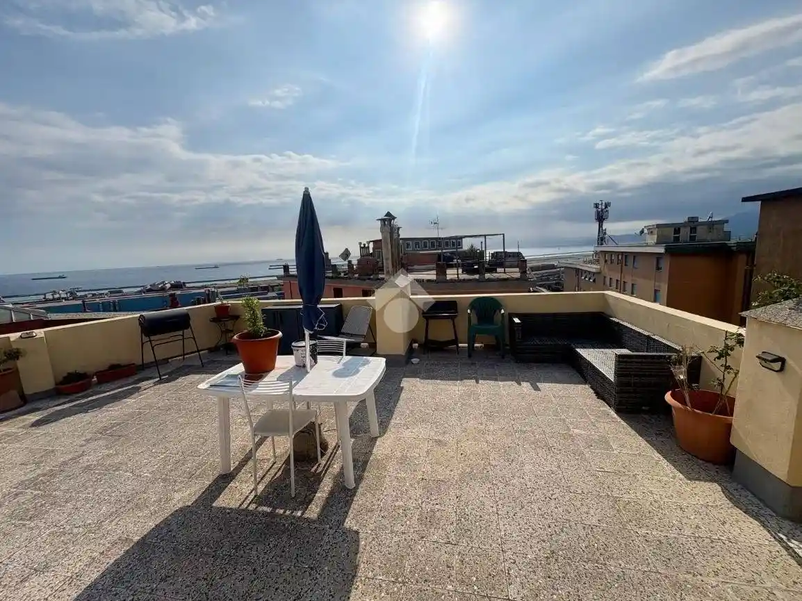 Appartamento in vendita a Genova