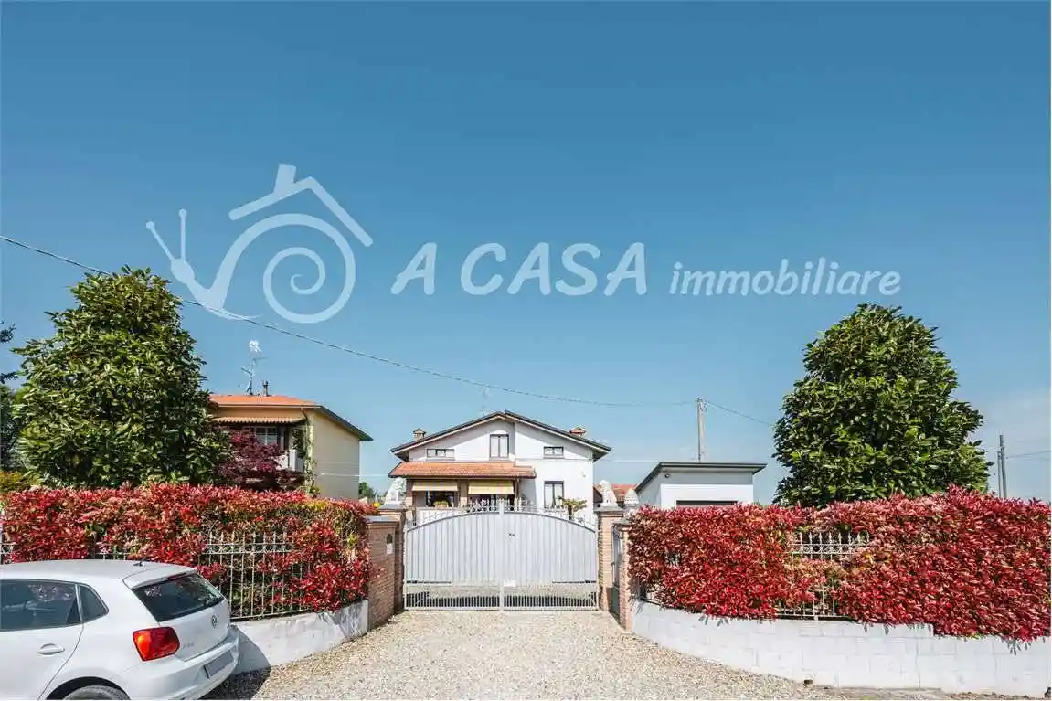Villa in vendita a Felino