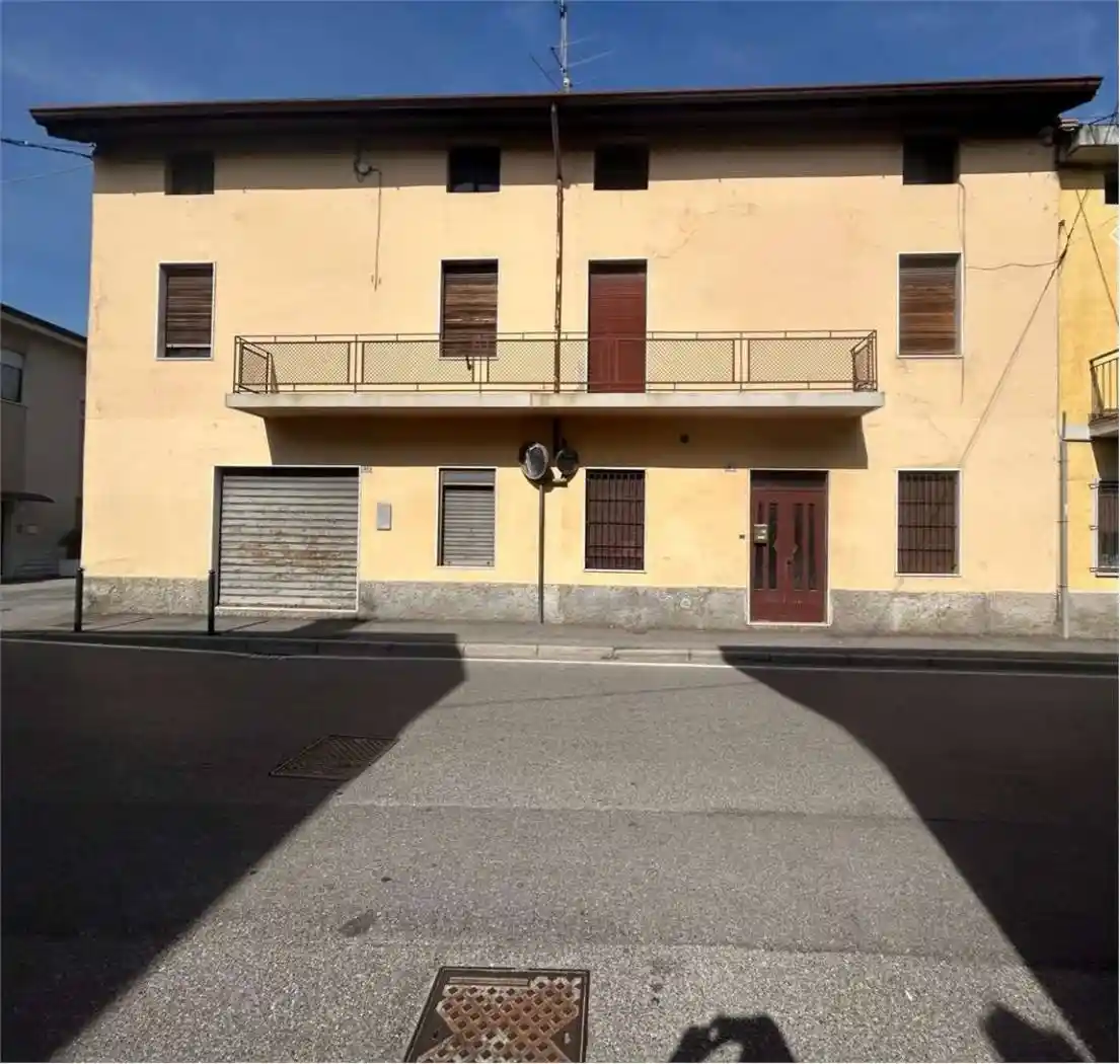 Casa indipendente in vendita a Urago d'Oglio