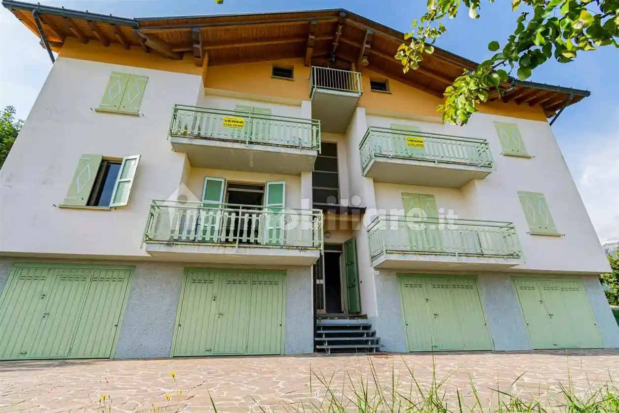 Villa in vendita a Serina