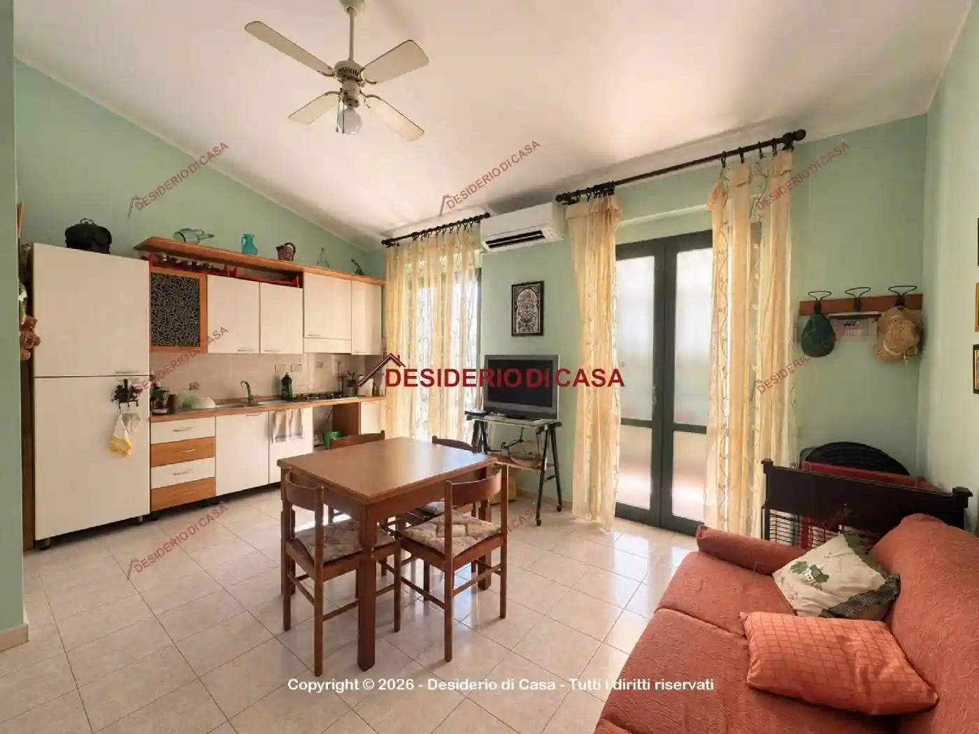 Villa in vendita a Campofelice di Roccella