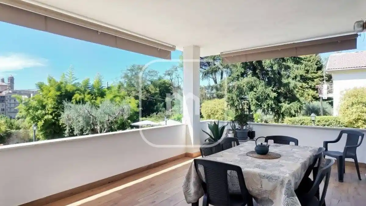 Villa in vendita a Zagarolo