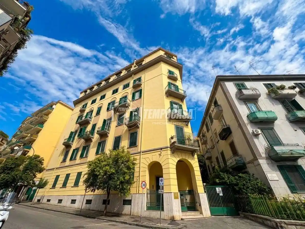 Appartamento in vendita a Napoli