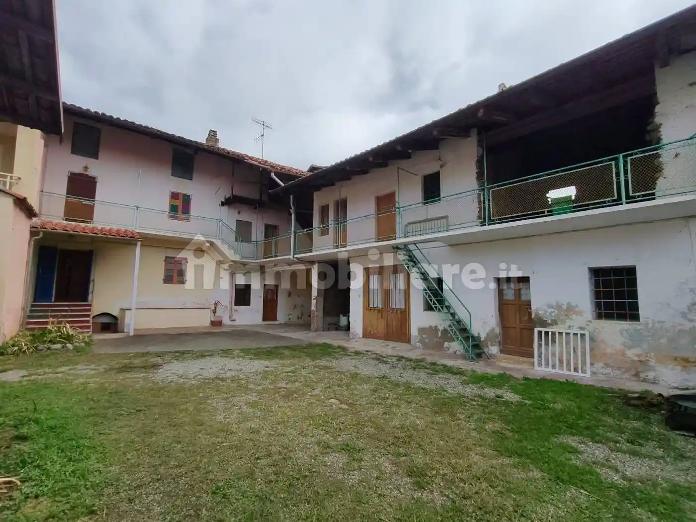 Casa indipendente in vendita a Vialfrè