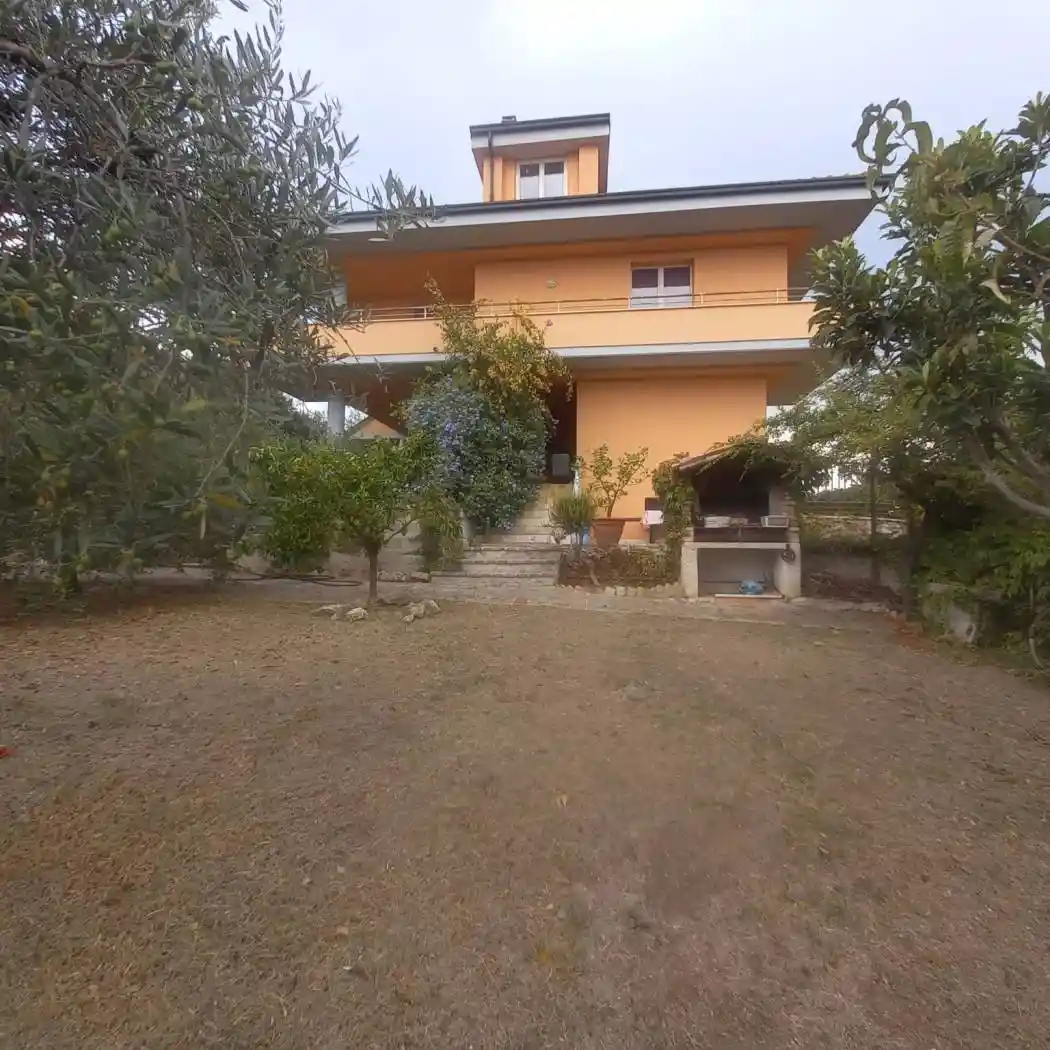 Villa in vendita a Ascoli Piceno