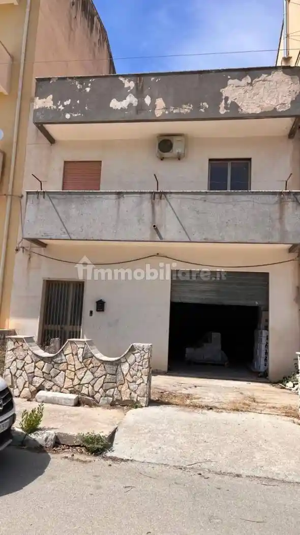 Palazzo - Edificio in vendita a Salaparuta