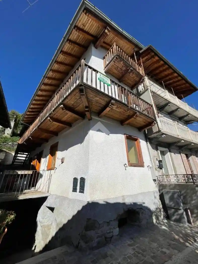 Casa indipendente in vendita a Aosta