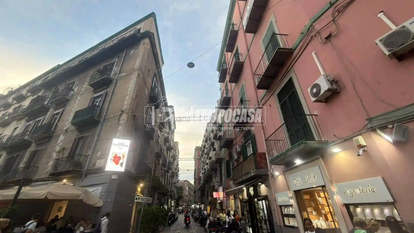 Appartamento in vendita a Napoli